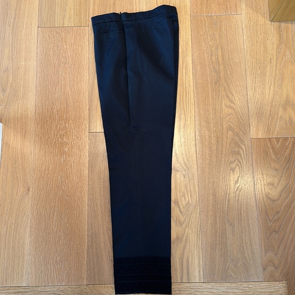 Akris Punto black cotton trousers with lace detail cuff - Picture 3 of 5